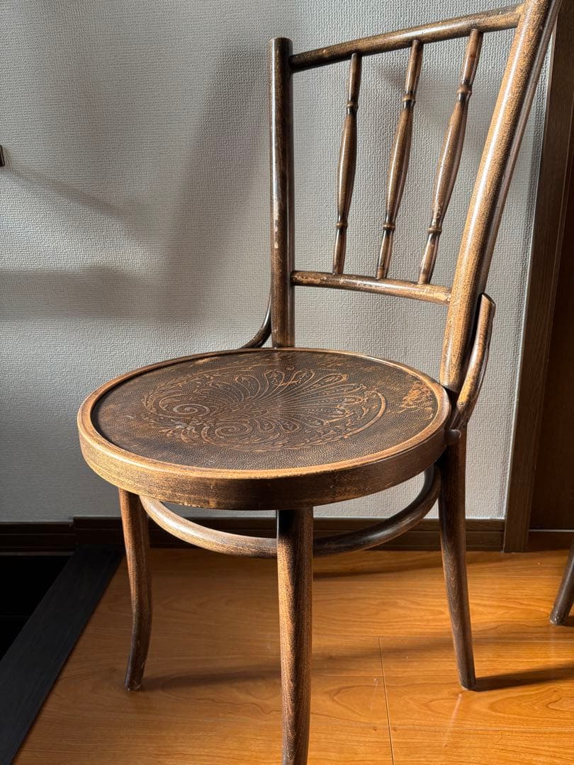 YUKO！アンティークTONチェアA⭐︎トーネットチェア彫刻入り椅子