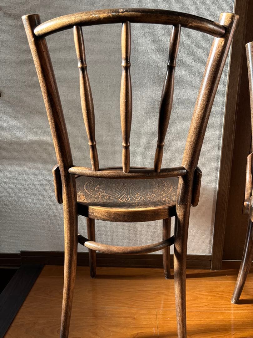 YUKO！アンティークTONチェアA⭐︎トーネットチェア彫刻入り椅子