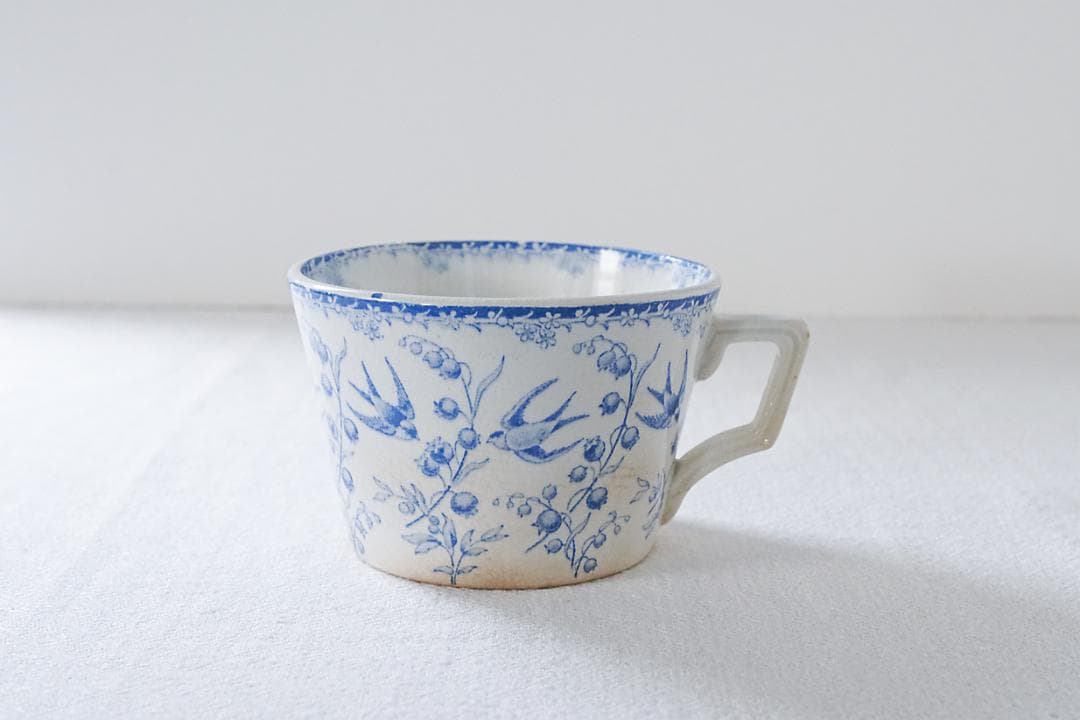 フランスアンティーク　サルグミンヌ　ツバメ　スズラン　カップ　水色