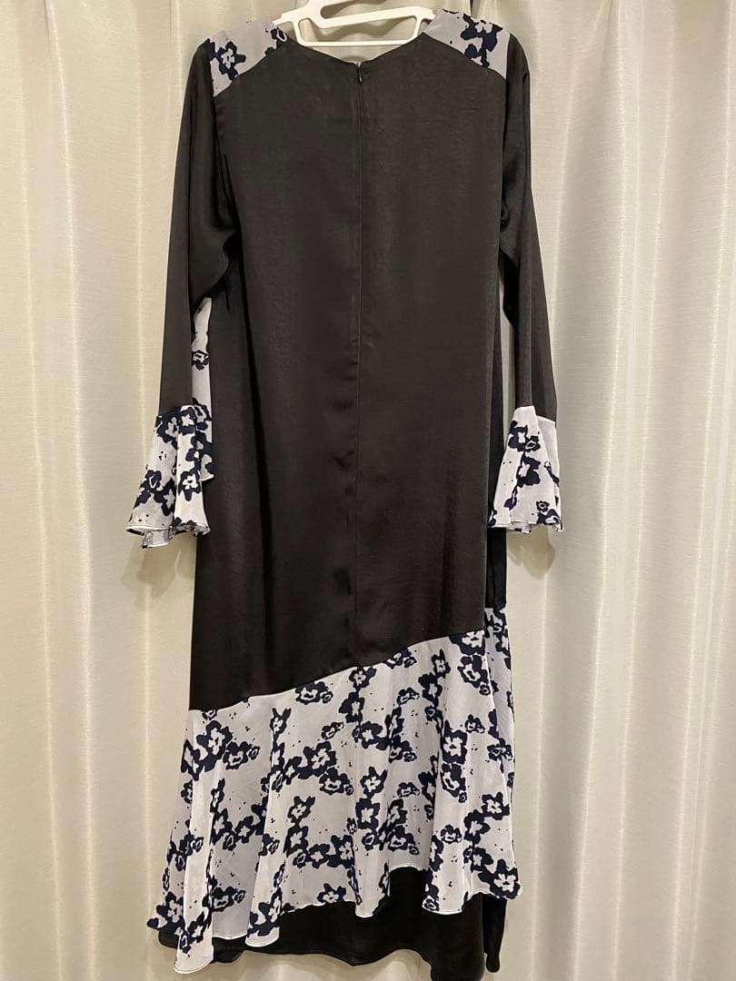 marte sahara サテンロングワンピース