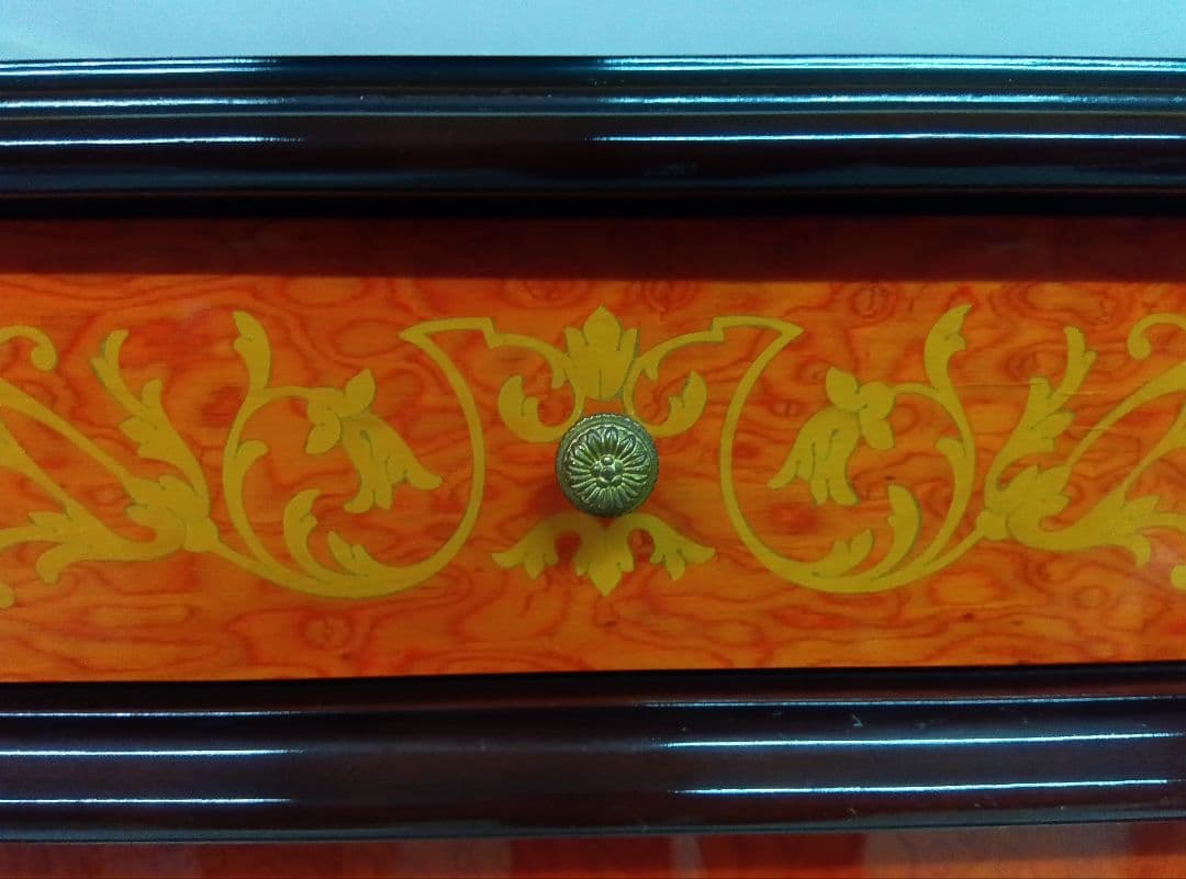 ARTEM社　アンティークガラスキャビネット　ショウケース　飾り棚　ディスプレイ