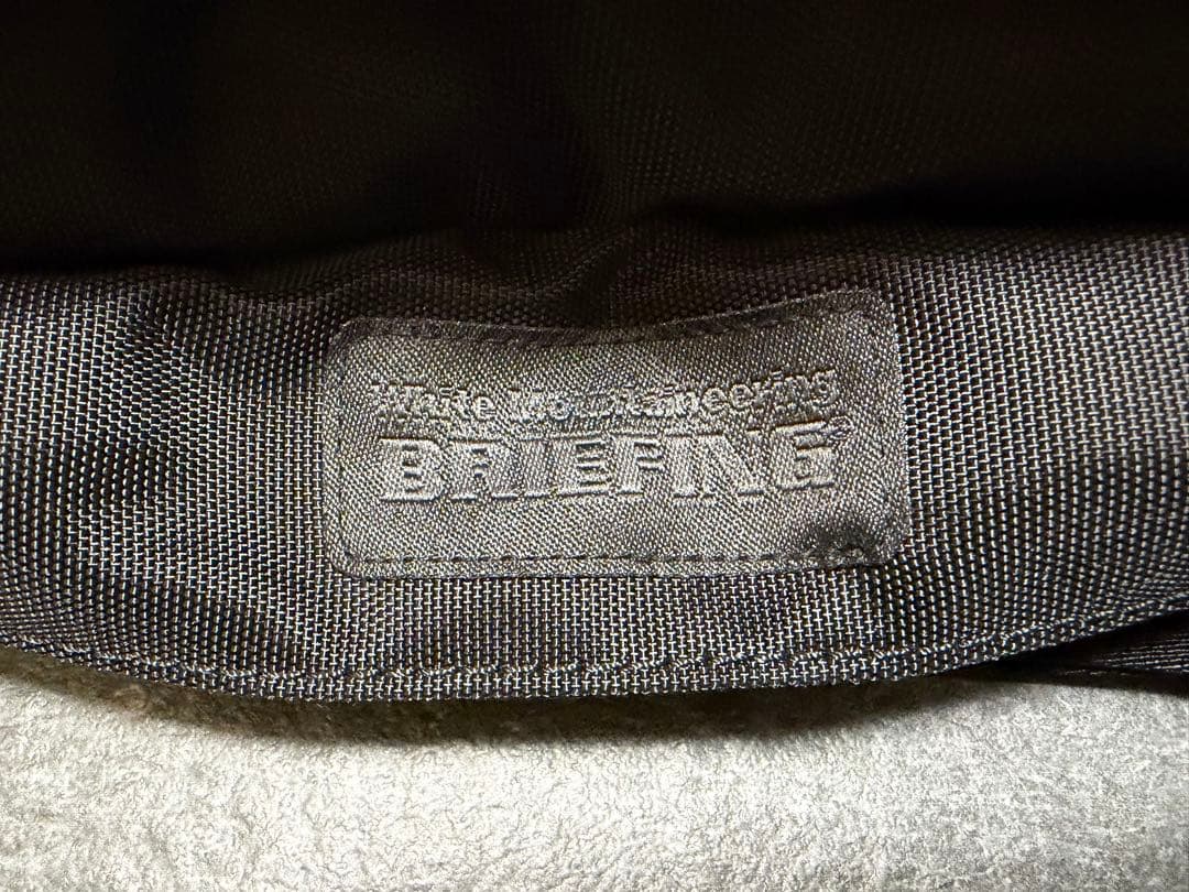 White Mountaineering×BRIEFINGボディバッグ