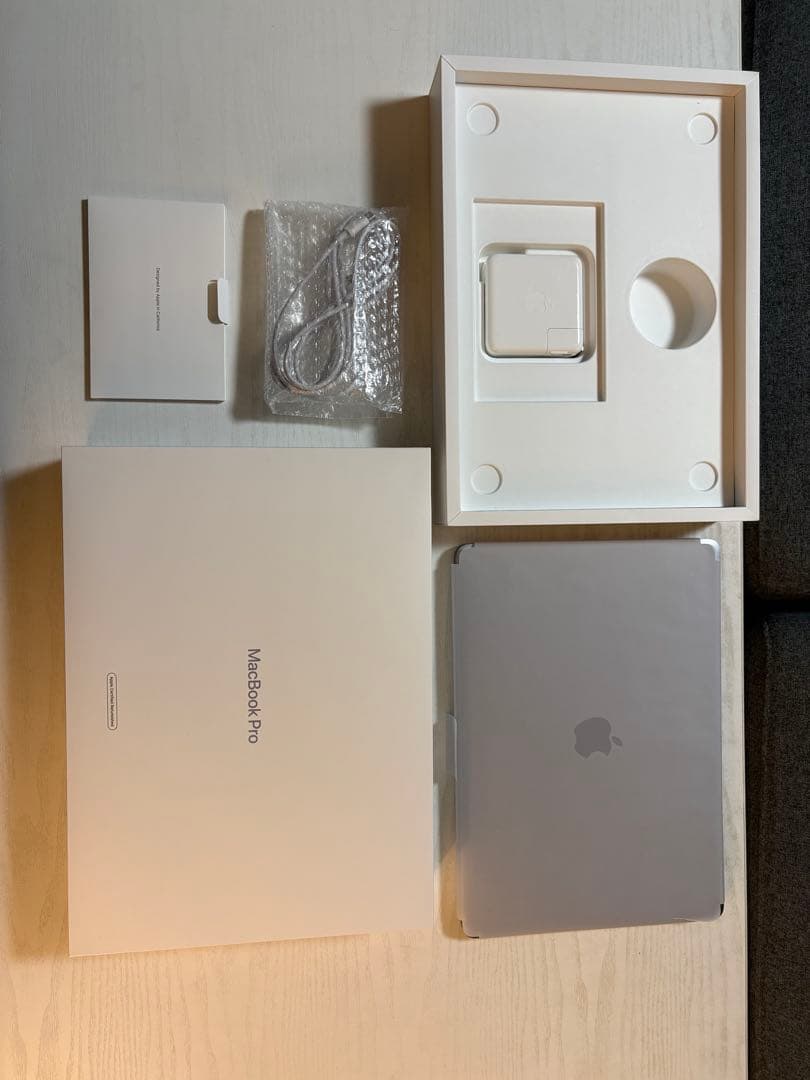 MacBook Pro M2 2022 8GB/256GB 13インチ 98%