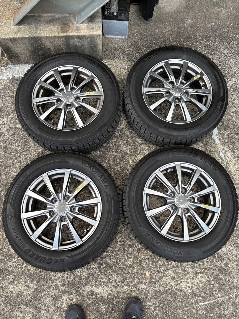 2020年製スタッドレスタイヤホイール195/65 R15 4本セットカバー付き