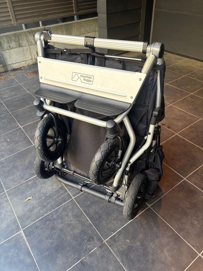 Mountain Buggy ／Duet 双子用ベビーカー／ブラック