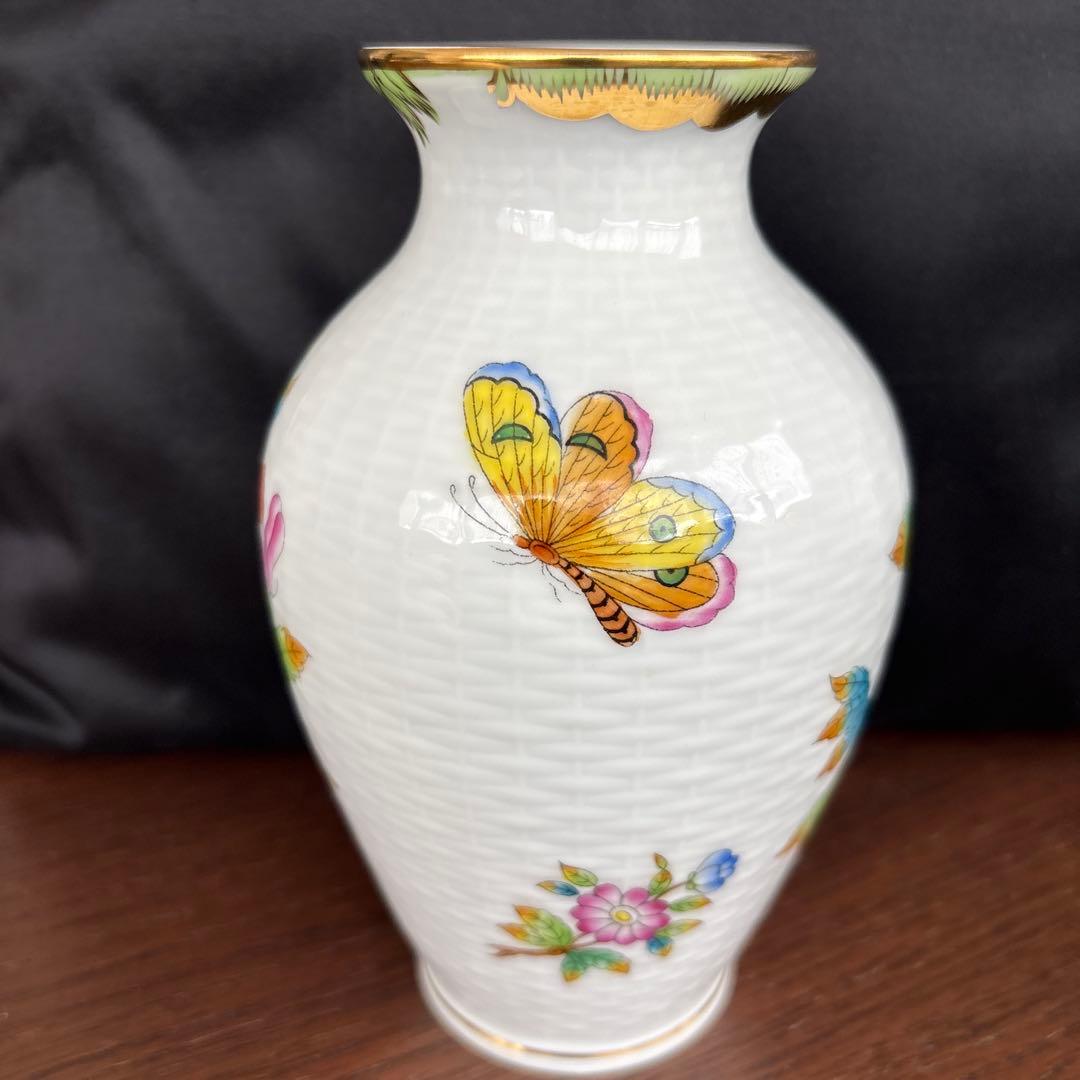 花と蝶の手描き陶磁器花瓶