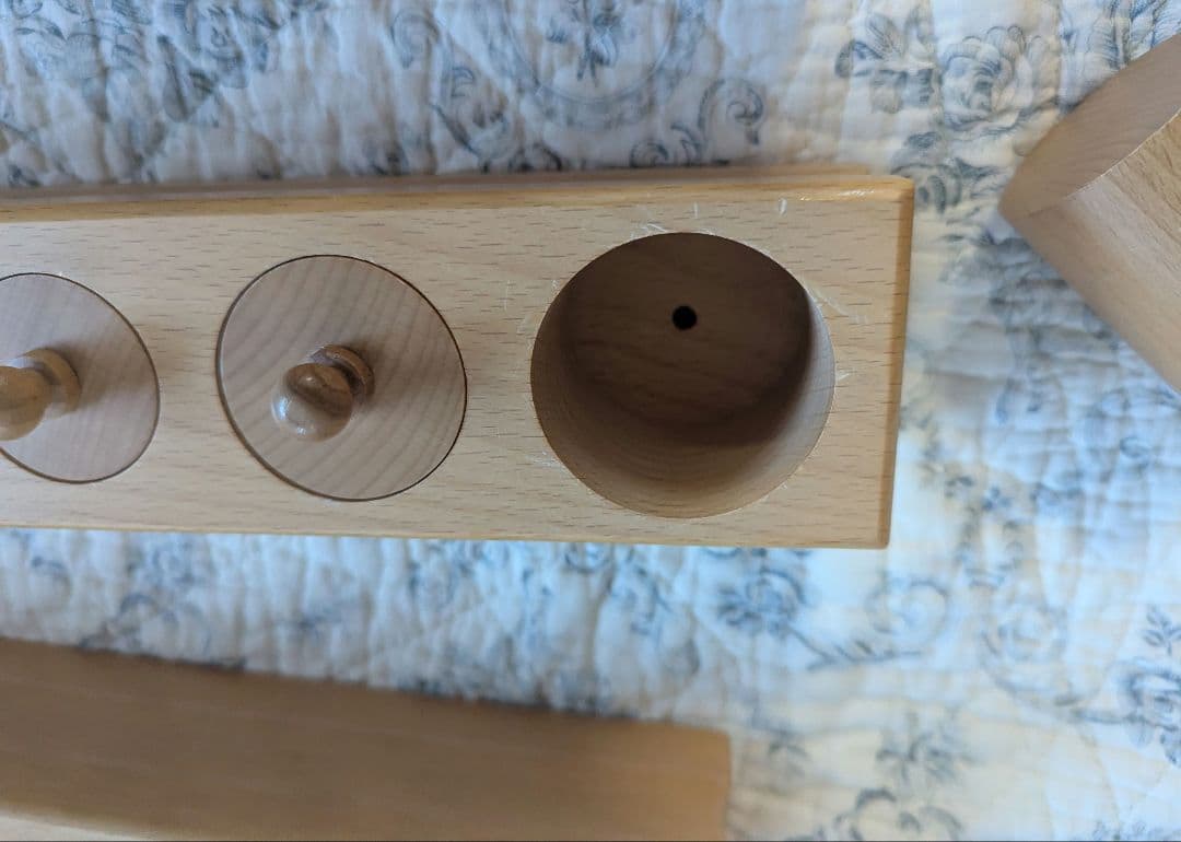 ★専用★モンテッソーリ　円柱さし（大）と棚のセット