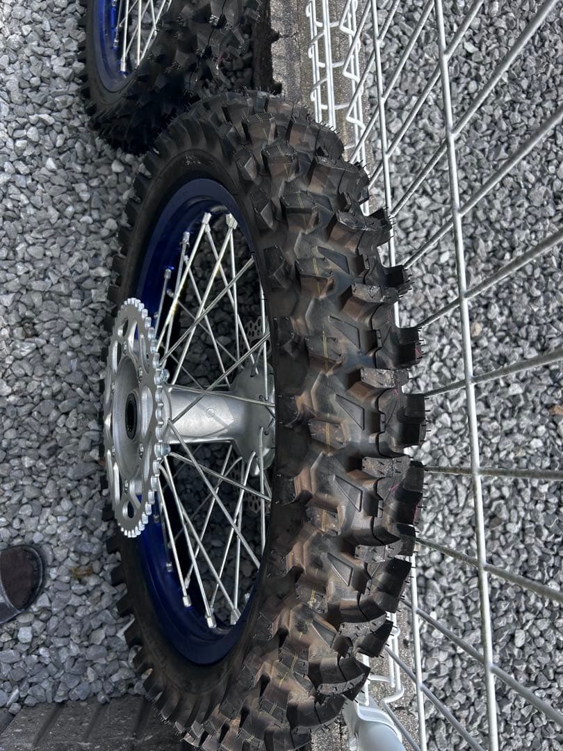 YZ125 純正ホイール　タイヤ付き