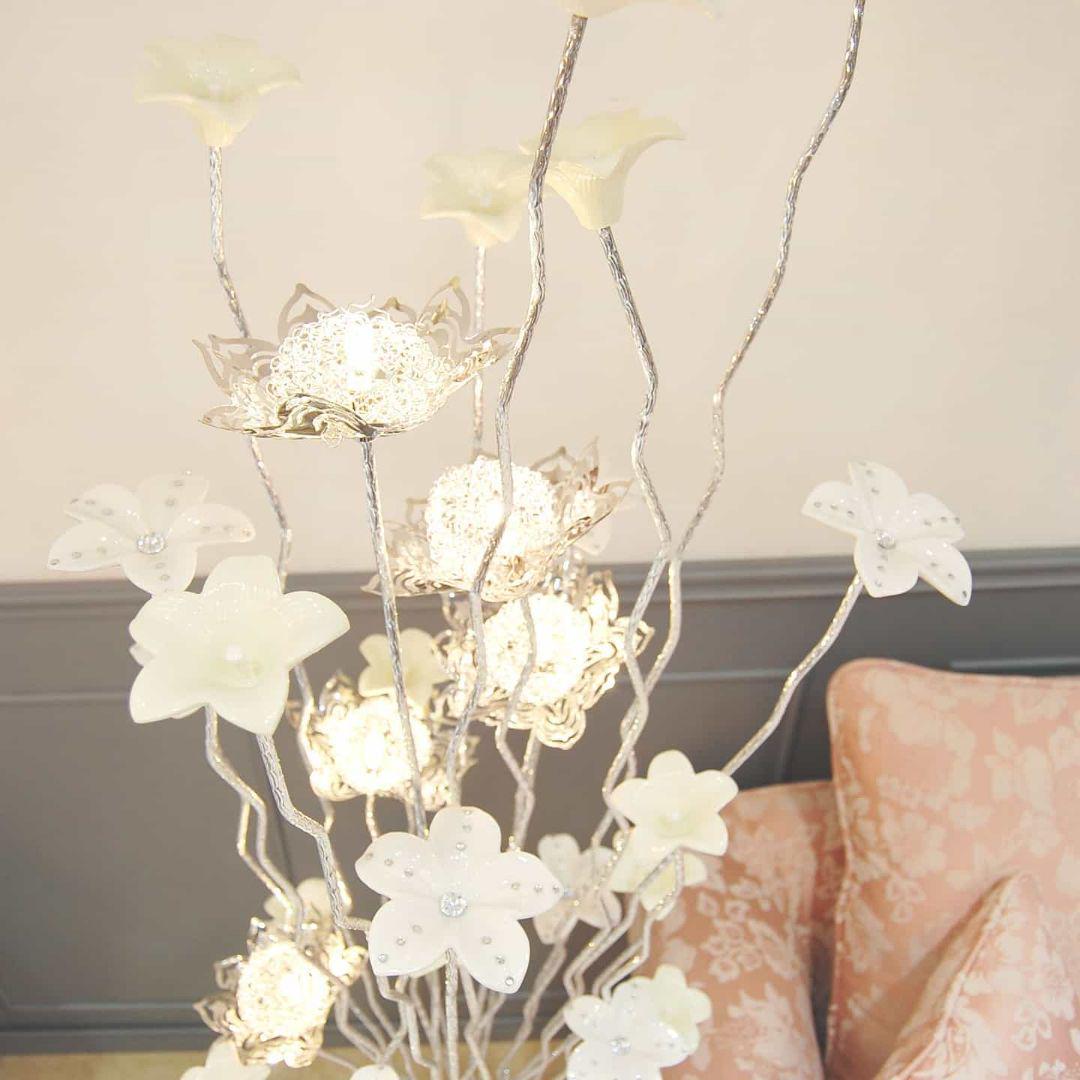 フラワーモチーフ フロアスタンド LEDライト付き　B級品