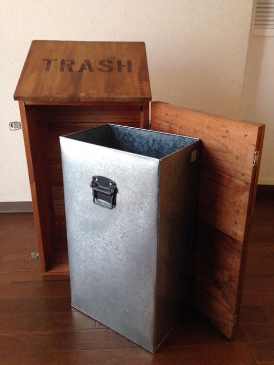 雰囲気のある『TRASH』木製のゴミ箱　ダストボックス