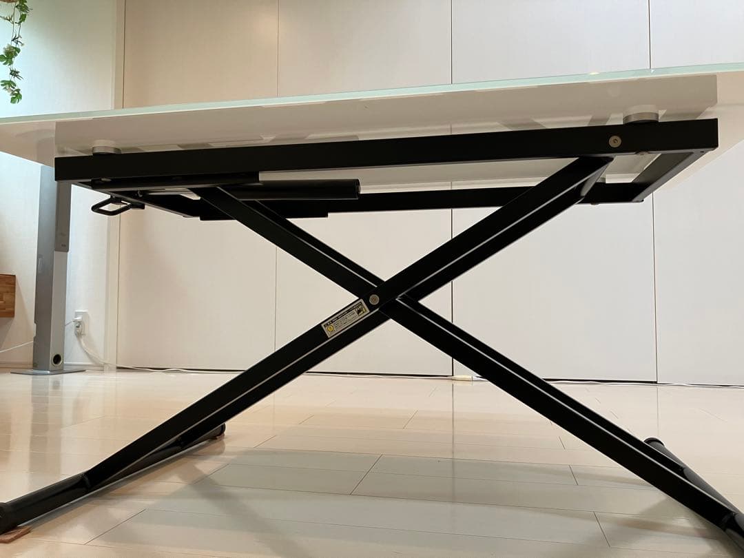 ニトリ昇降式センターテーブル　ガラス　ホワイト