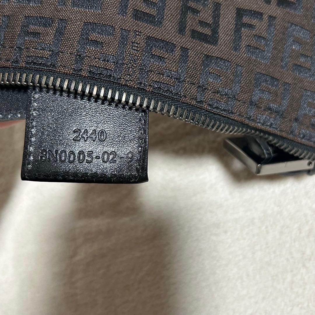 大人気‼️【FENDI】アクセサリーポーチ　ブラウン　希少　8N0005-02-9