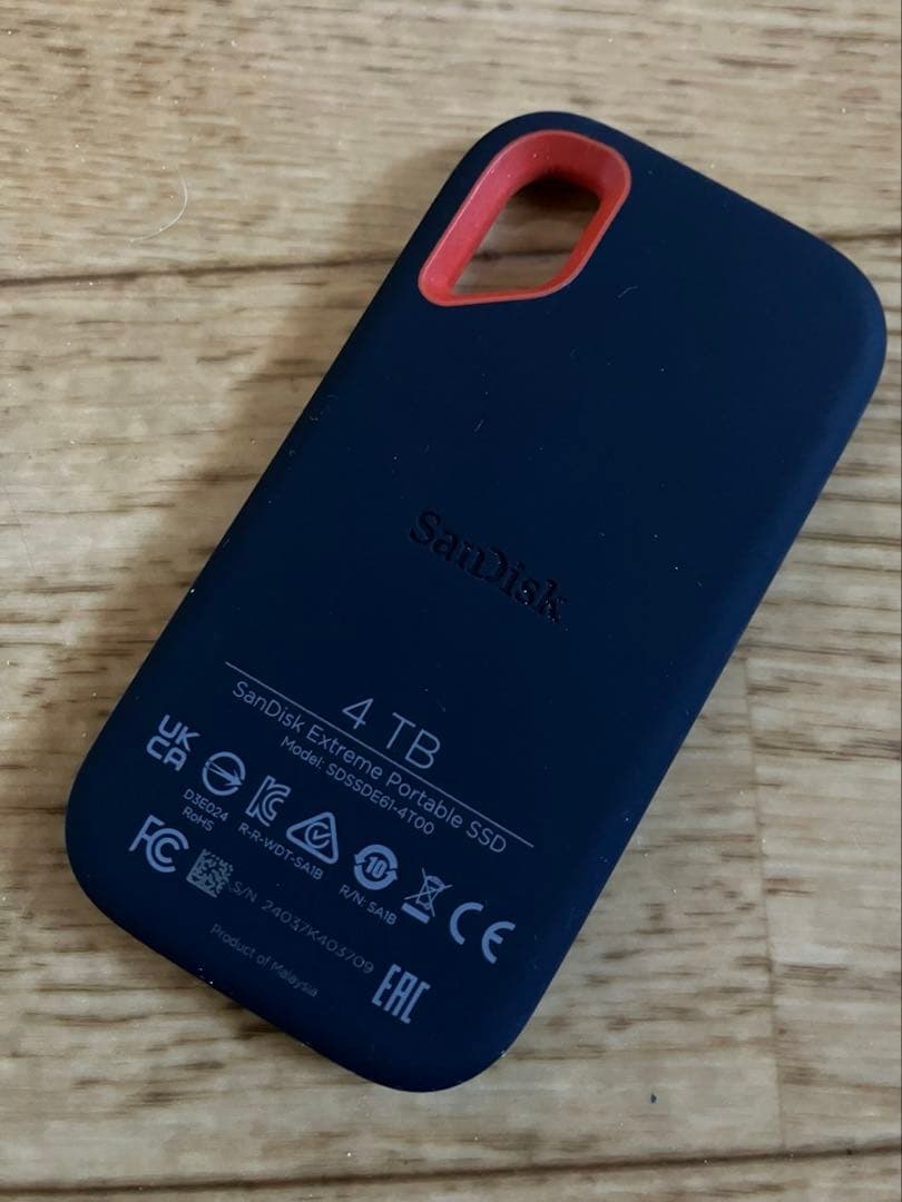 外付けハードディスク・ドライブ SDSSDE61-4T00