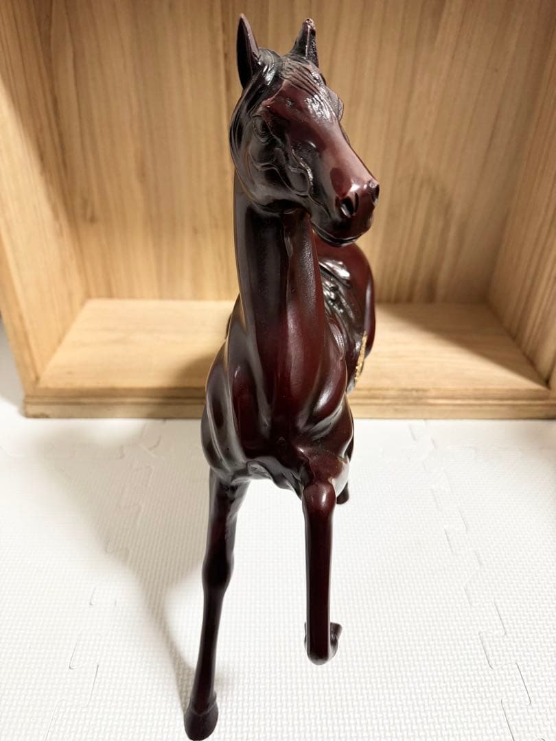 【木箱付き】駿馬 ブロンズ像 馬 置物 春山 作家物 銅像 彫刻 工芸品 縁起物