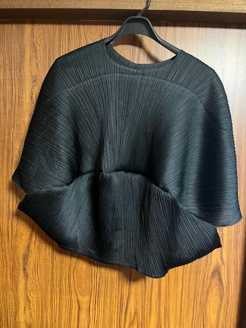 PLEATS PLEASE プリーツプリーズ　イッセイミヤケ　変形カットソー黒