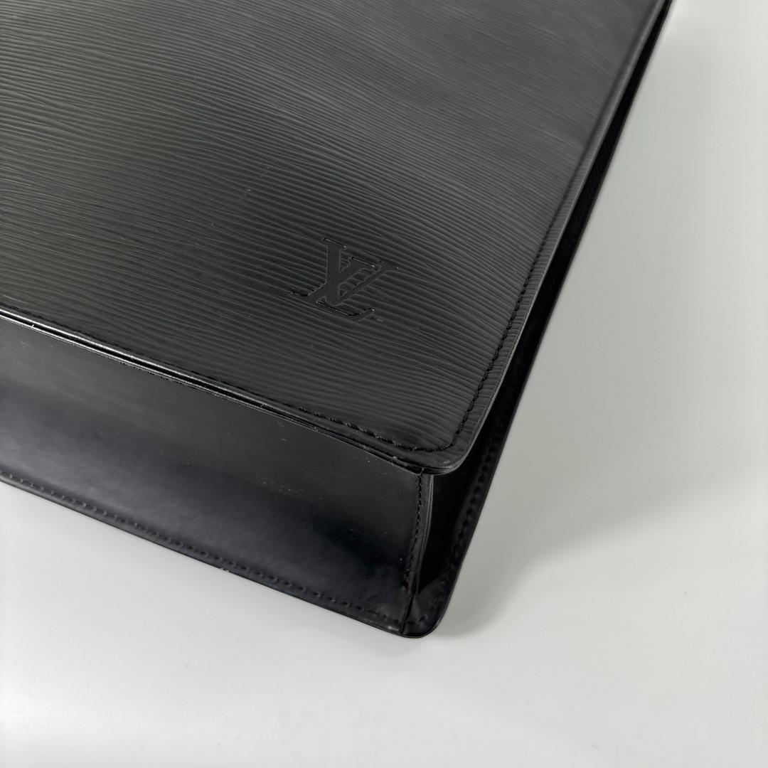 極美品 ルイヴィトン エピ トートバッグ サックプラ M59082 メンズ 黒