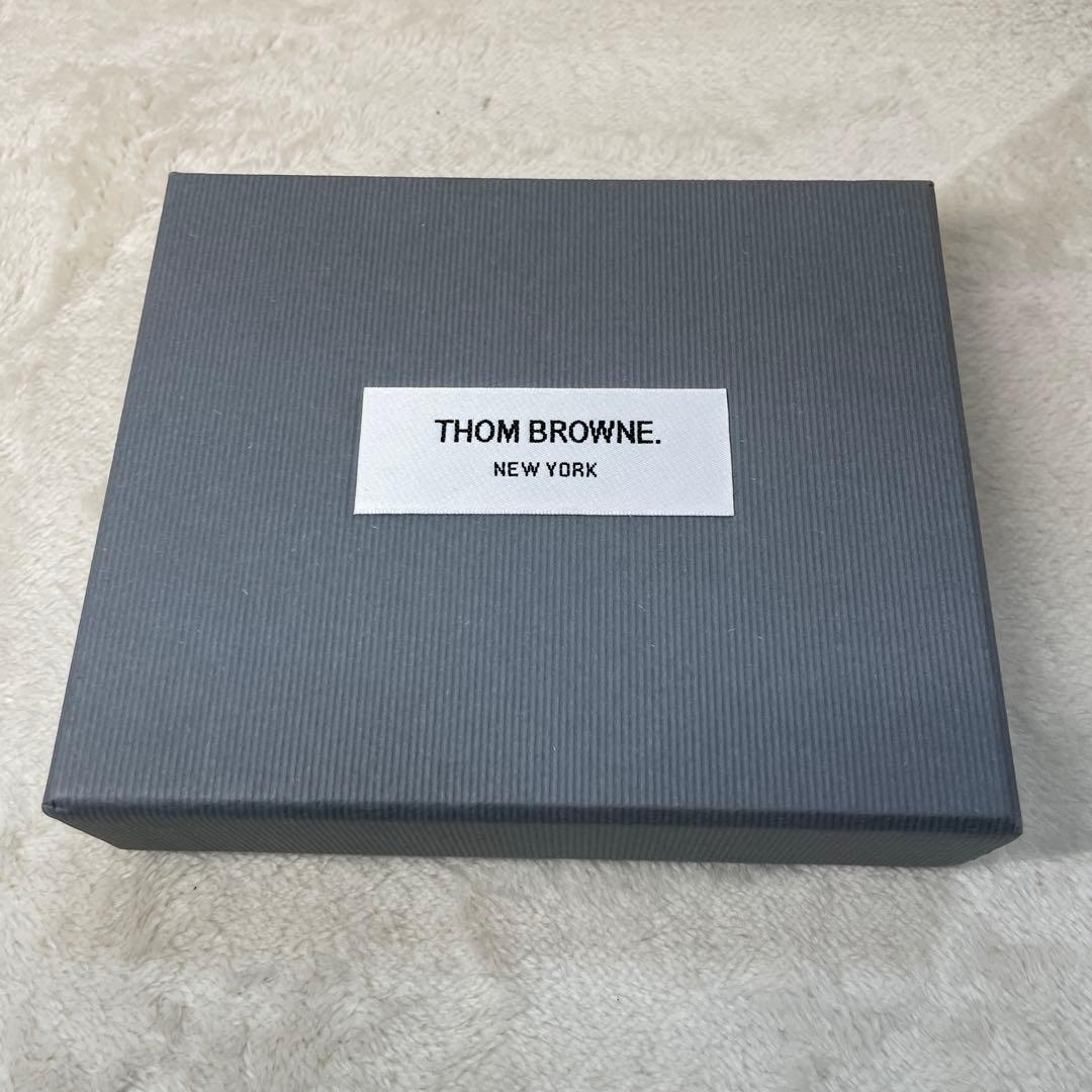 希少 極美品 トムブラウン ロゴ エンボス ジップウォレット 財布 黒 レザー