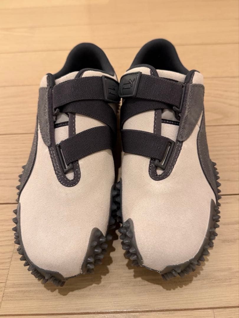 【新品未使用】PUMA プーマ　スニーカー　レディース　Mostro Suede