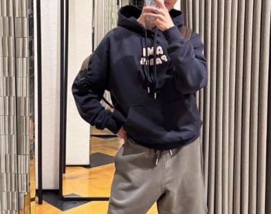 AMI パーカー ネイビー刺繍ロゴ