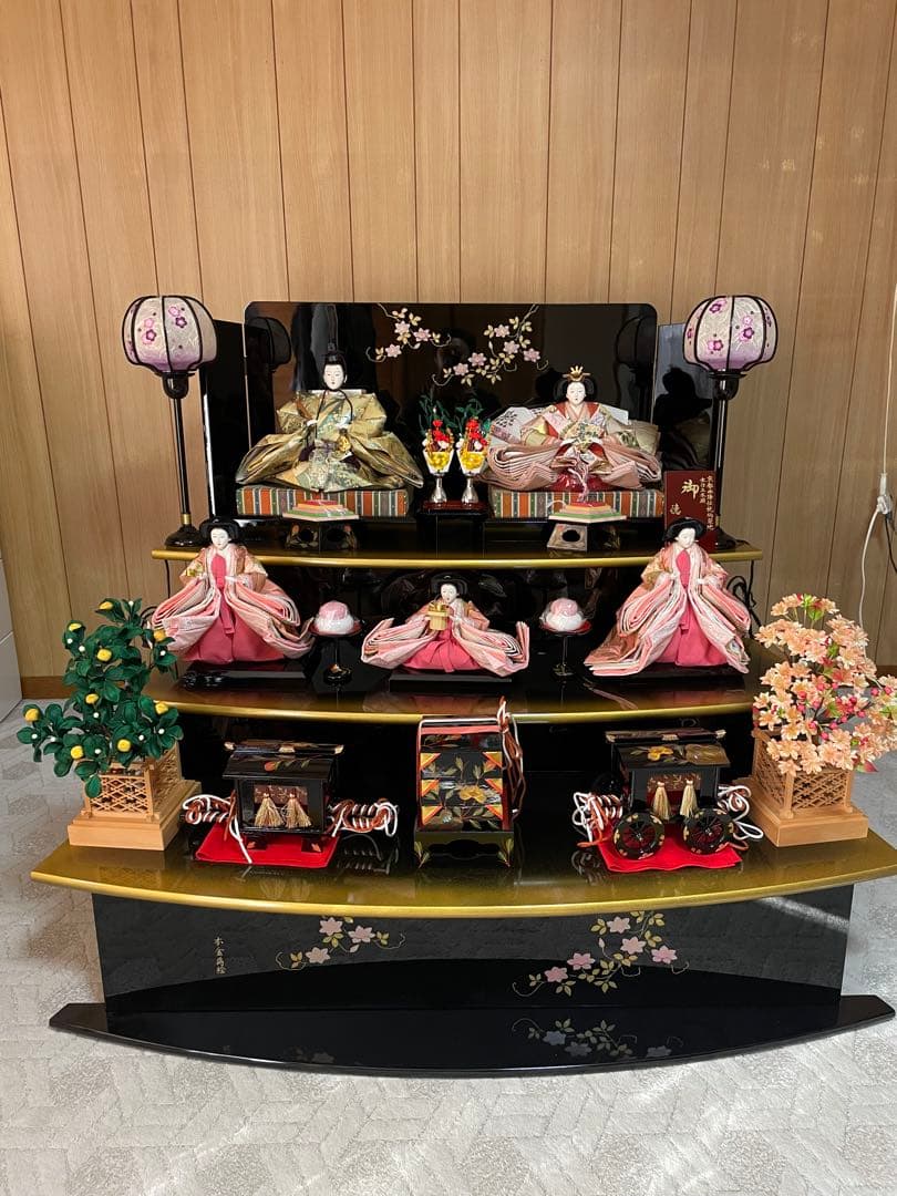 豪華な雛人形セット　三段　本金蒔絵　☆美品☆