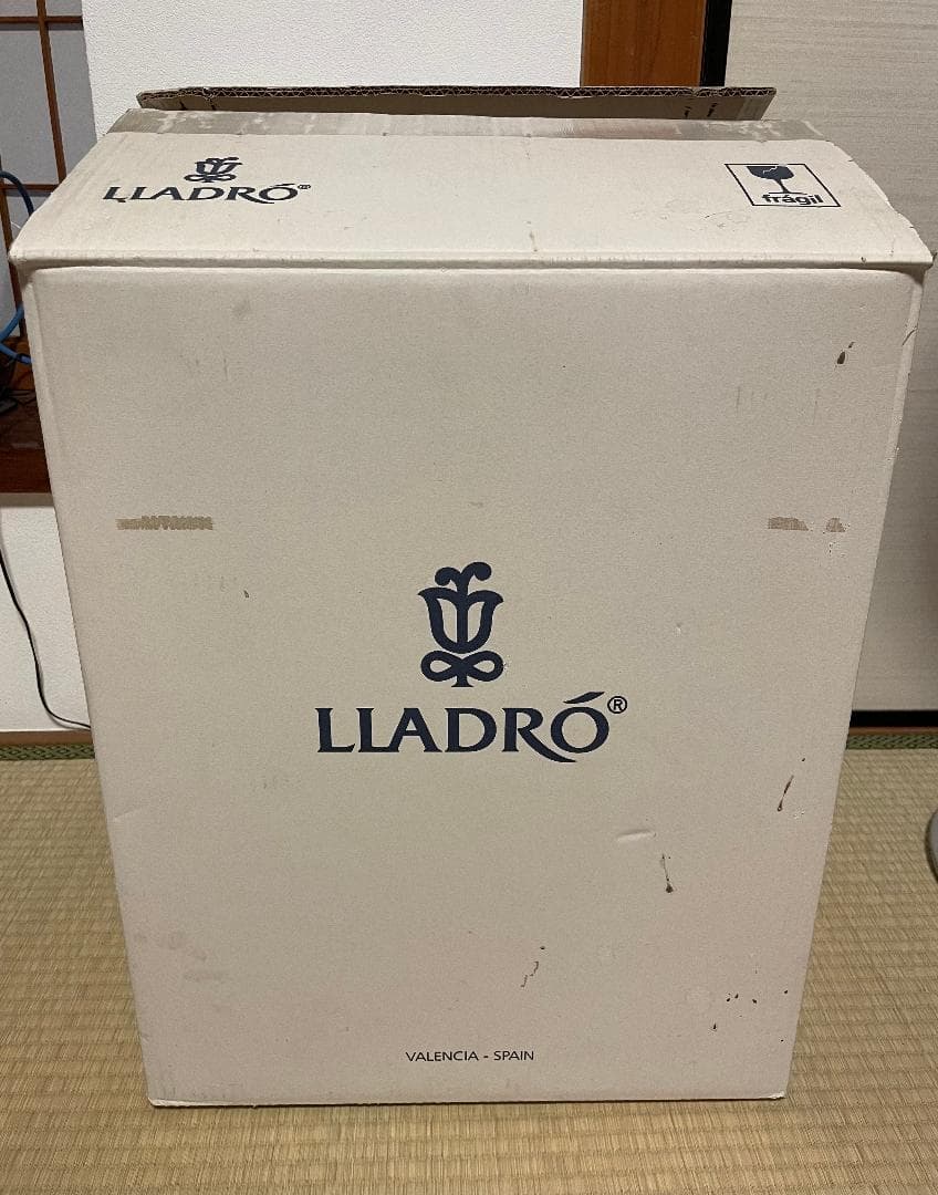 Lladro　リヤドロ　6809 花の街角　ガラスケース付き　磁器　フィギュリン