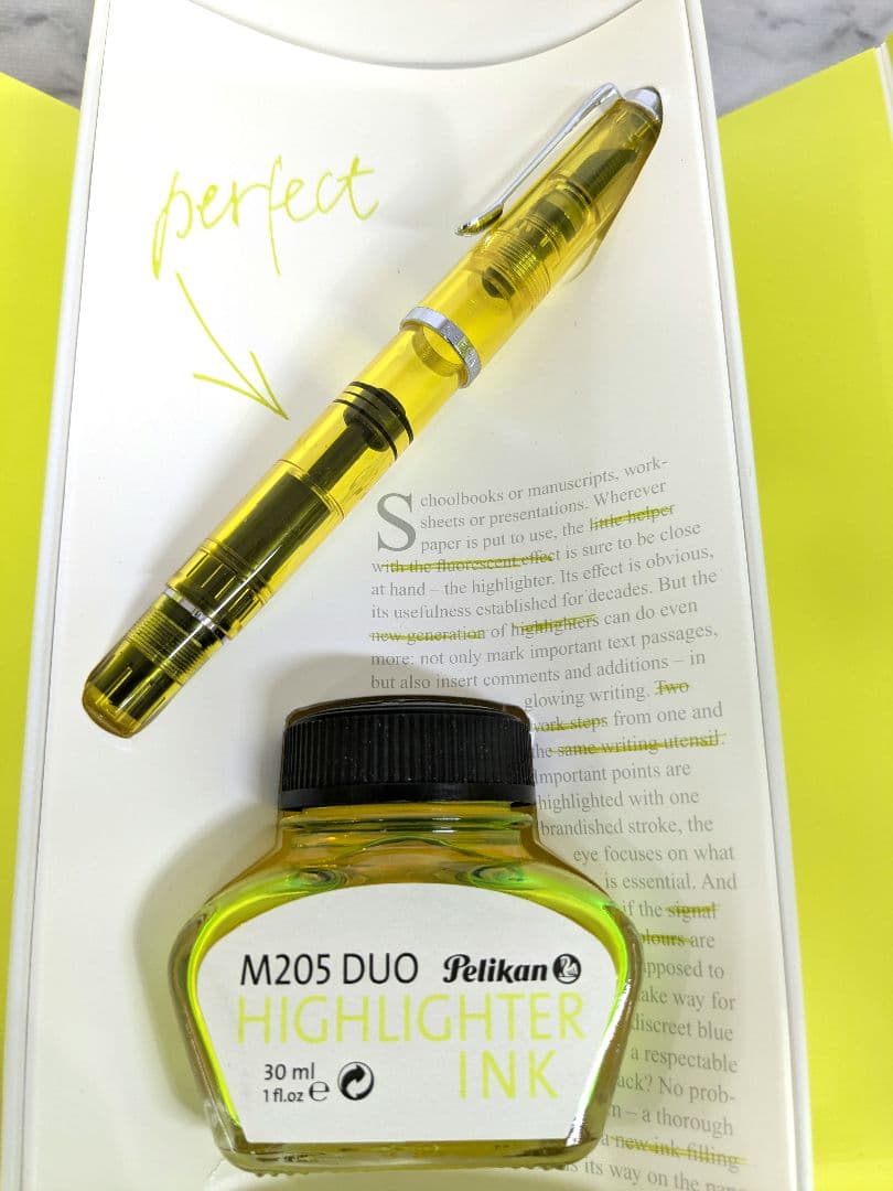 【新品未使用品】PELIKAN ペリカン M205 DUO　万年筆　イエロー