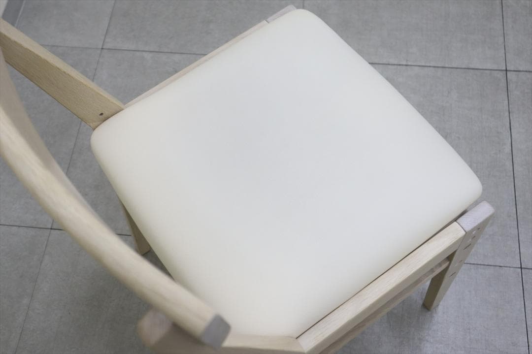 A カリモク家具 学習椅子 デスクチェア XT0611 ピュアアイボリー オーク