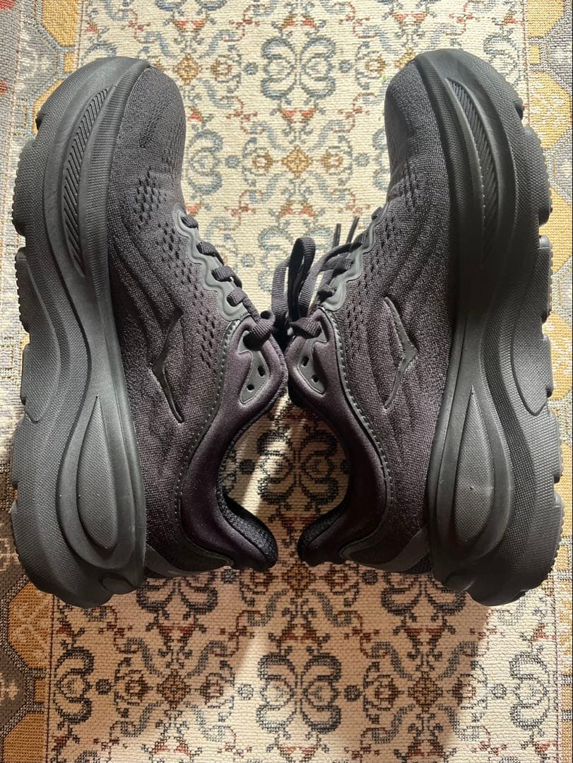 hoka ホカ　ボンダイ9 スニーカー　23.5