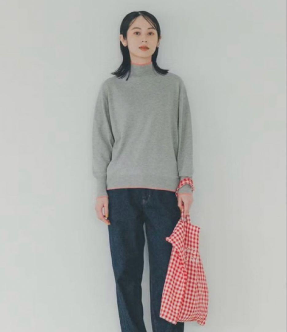 北欧暮らしの道具店 ときめきを、ひとさじ」差し色ラインのハイネックニット