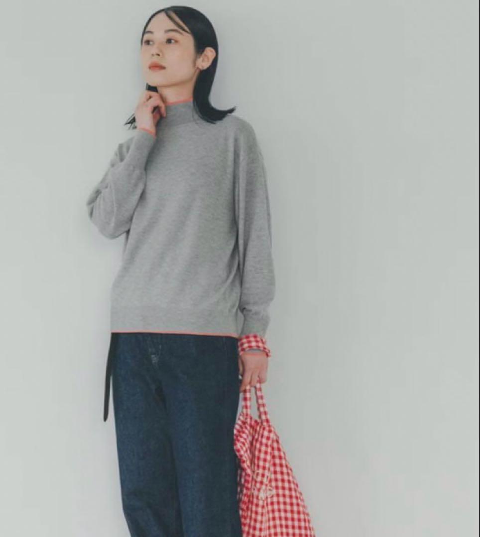 北欧暮らしの道具店 ときめきを、ひとさじ」差し色ラインのハイネックニット