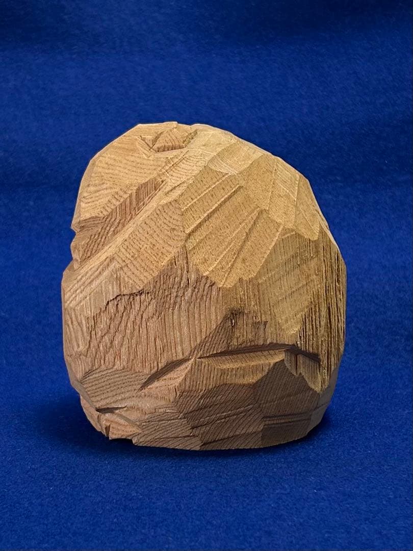 柴崎重行(志) 「眠り熊」1985年作 北海道八雲 ハツリ彫せんの木 木彫熊