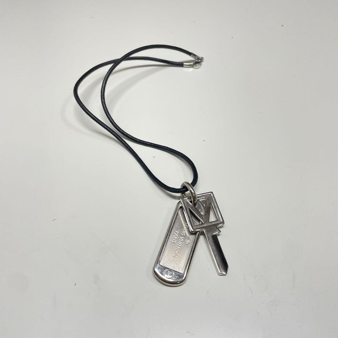 ミ*ト様 Louis Vuitton コリエ・プラーク Vスクエア ネックレスM