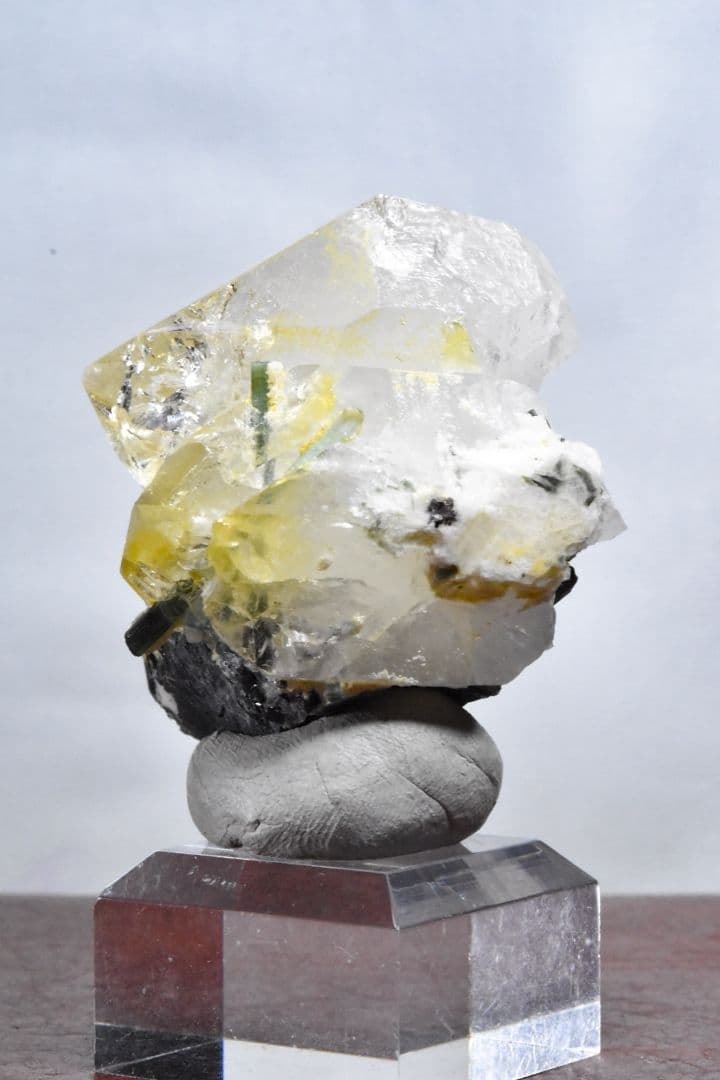 スカルドゥ産 グリーントルマリン.ショールwithクォーツ