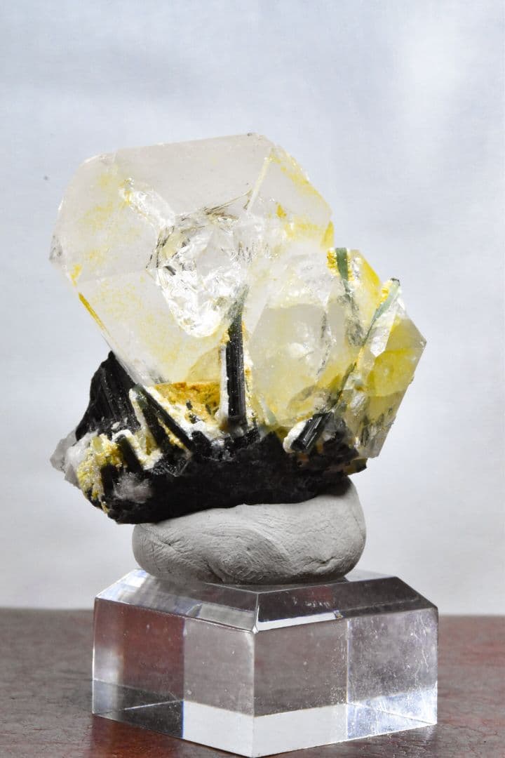 スカルドゥ産 グリーントルマリン.ショールwithクォーツ