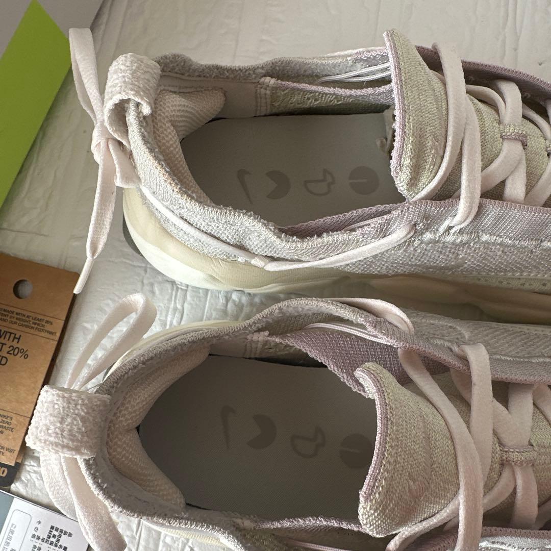 未使用ナイキ フライニット ブルーム ウィメンズシューズ26㎝