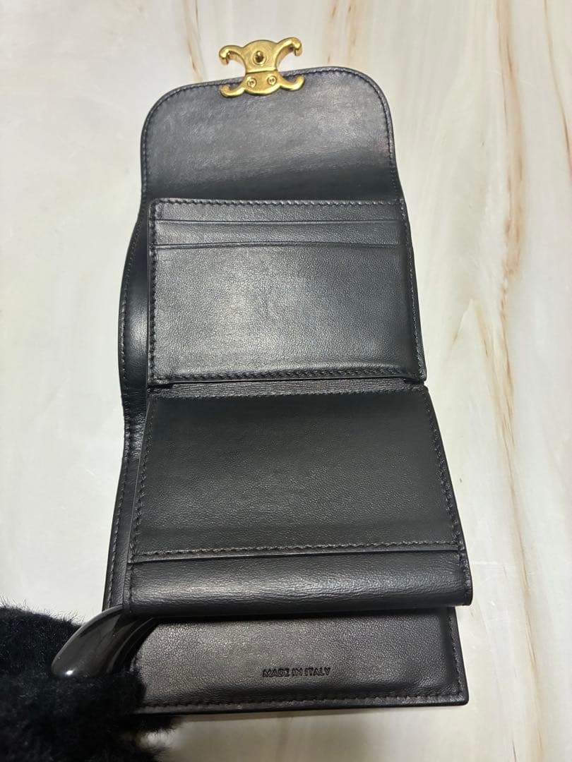 CELINE トリオンフ コンパクトフラップウォレット シャイニースムーススキン