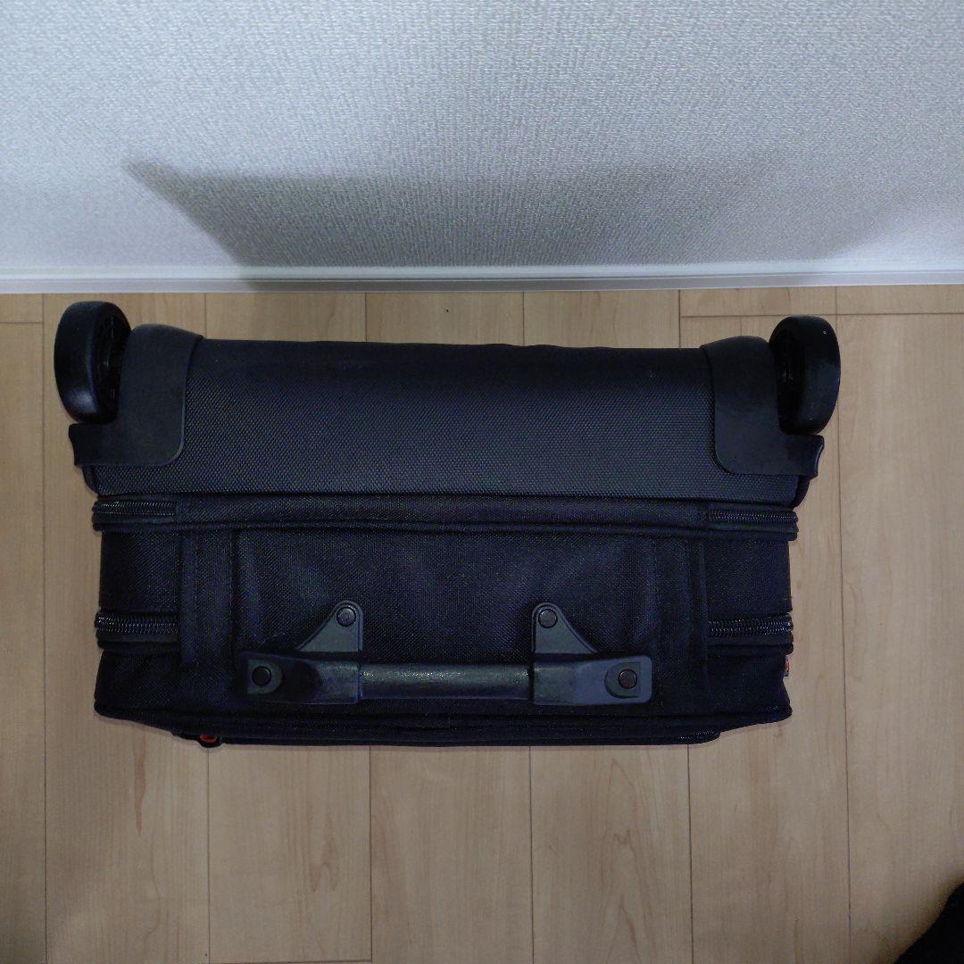 ✯美品 Samosanate✯１度使用 ブラックキャリーケース 中型 仕切り付き