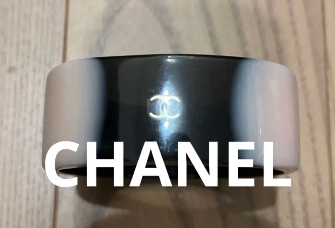 CHANELエナメルブレスレット ブラック/ピンク