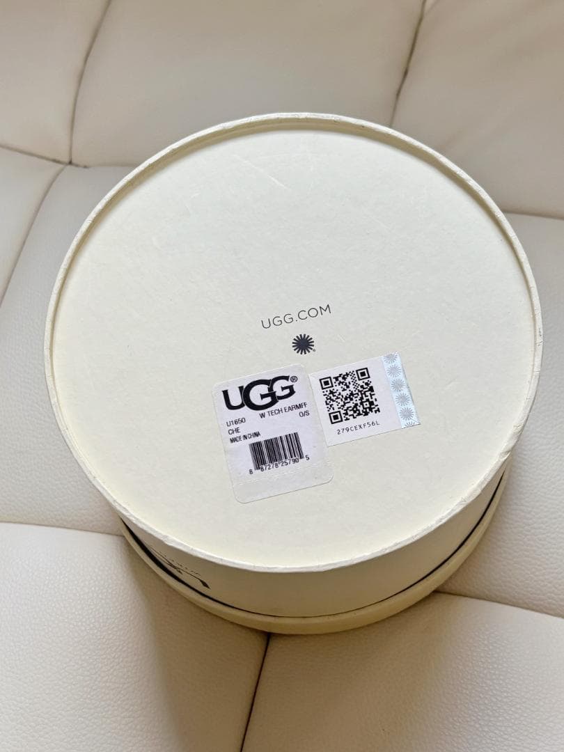 美品　未使用に近い　UGG イヤーマフ　箱付き　チェスナット　耳当て　ベージュ