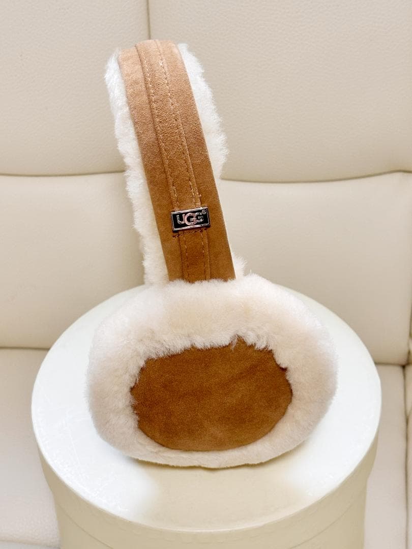 美品　未使用に近い　UGG イヤーマフ　箱付き　チェスナット　耳当て　ベージュ