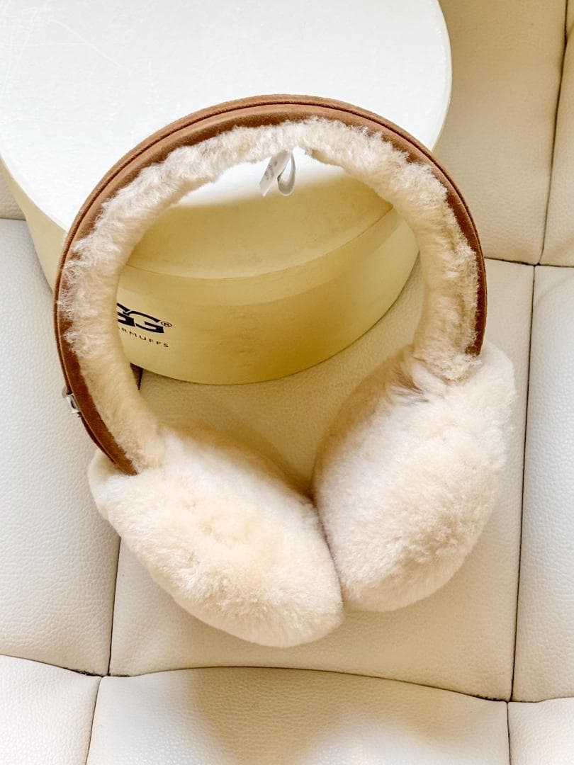 美品　未使用に近い　UGG イヤーマフ　箱付き　チェスナット　耳当て　ベージュ