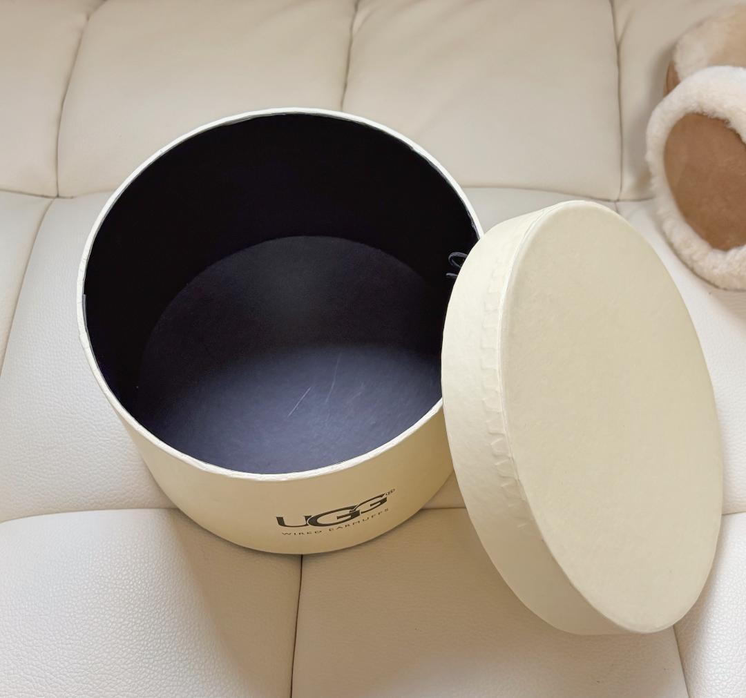 美品　未使用に近い　UGG イヤーマフ　箱付き　チェスナット　耳当て　ベージュ