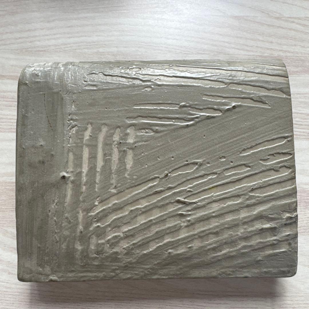 カガリユウスケ　kagari yusuke カベ　 二つ折り財布 グレー