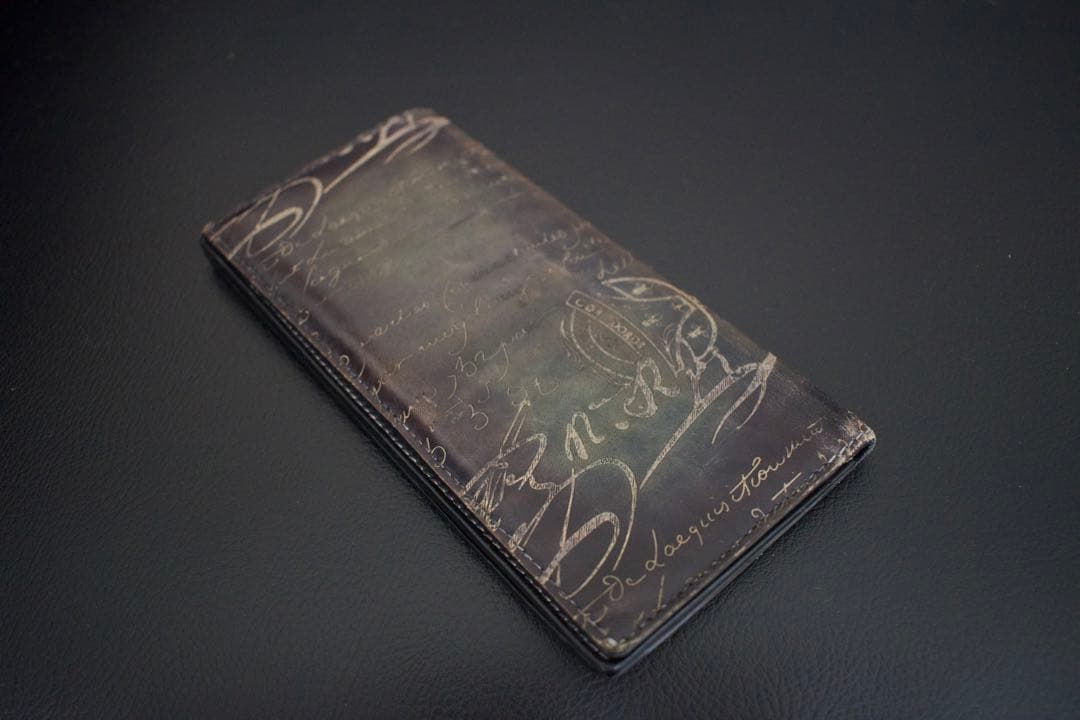 Berluti セコイア カリグラフィ スクリット レザー 長財布 二つ折り