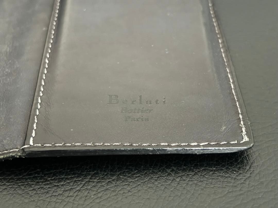 Berluti セコイア カリグラフィ スクリット レザー 長財布 二つ折り