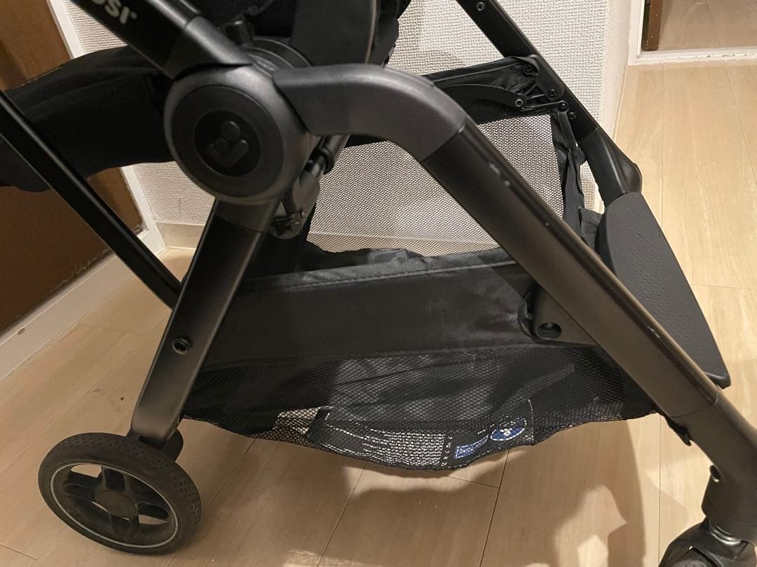 Maxi-Cosi マキシコシ　Leona レオナベビーカー