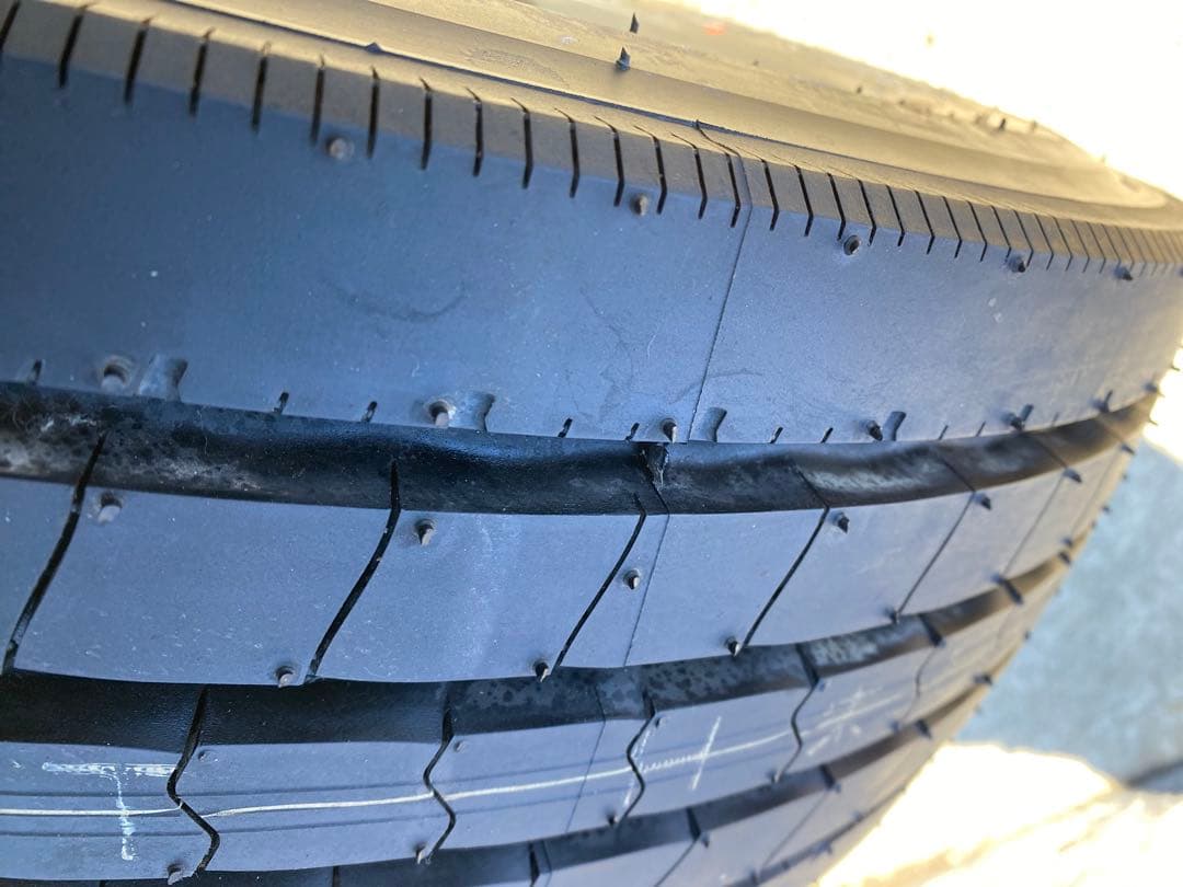 DUNLOP DECTES SP122 215/70R17.5 1本のみ2024