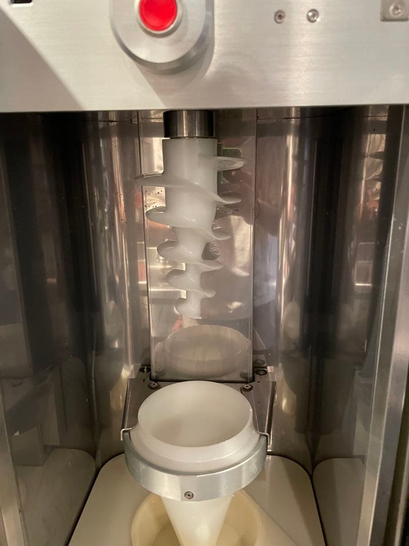 値下げ！BJ フルーツアイスクリームブレンダー　赤　オカネツ