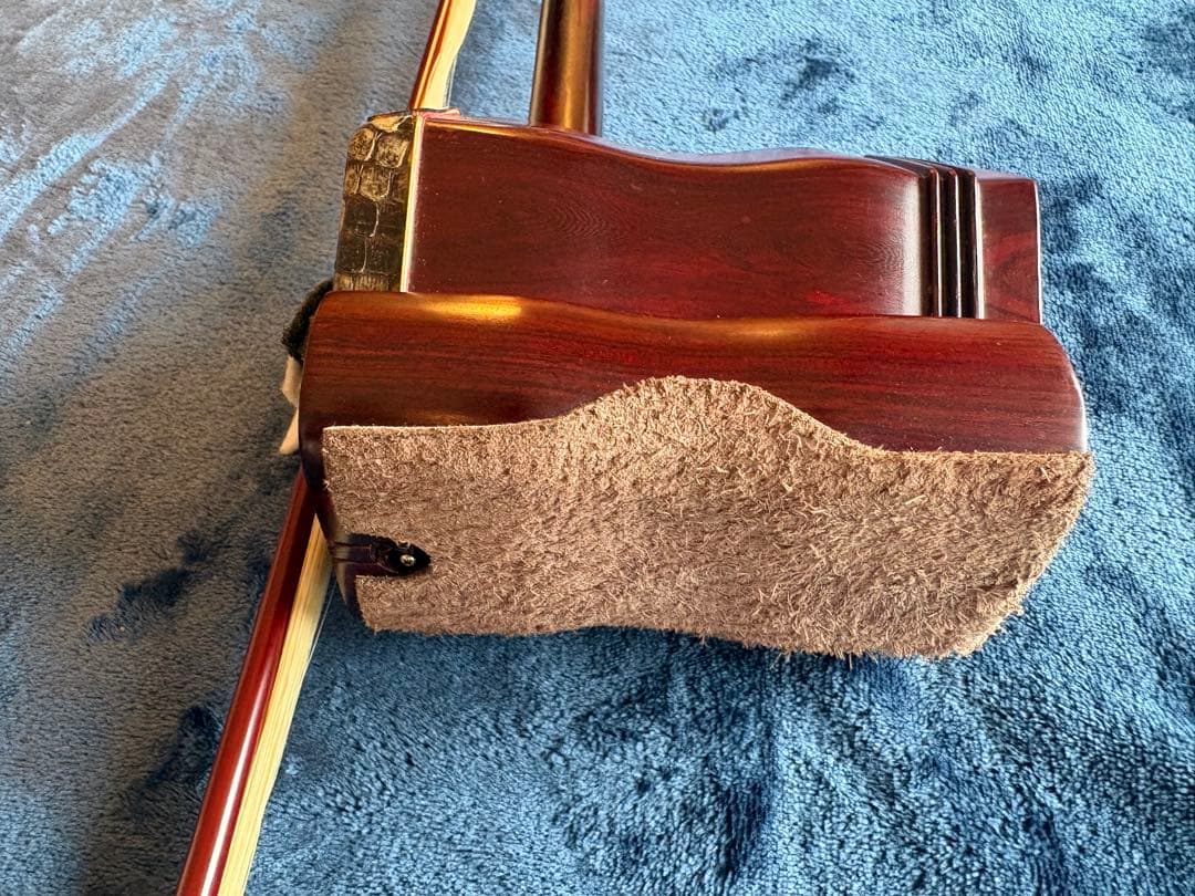 二胡　ハードケース　換えの弓毛付き