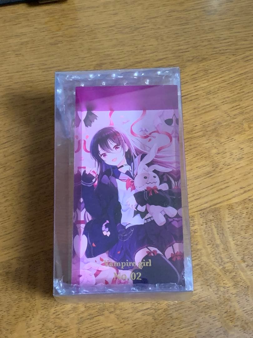 やとみ　アクリルブロック　シリアルNo.2